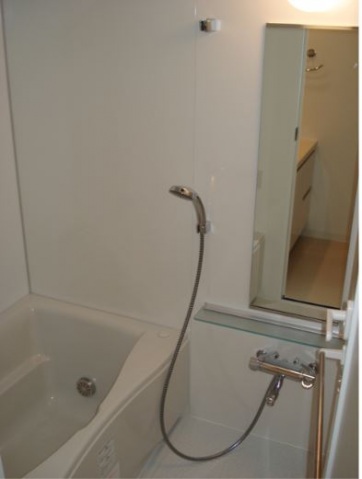 バス・シャワールーム　※同タイプ住戸参照