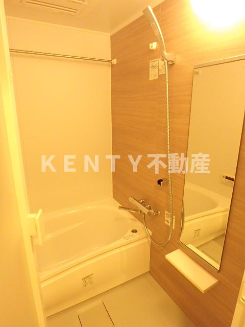 バス・シャワールーム　ゆったり過ごせるお風呂です