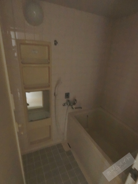 バス・シャワールーム　追い焚き付で寒い日も温まります♪