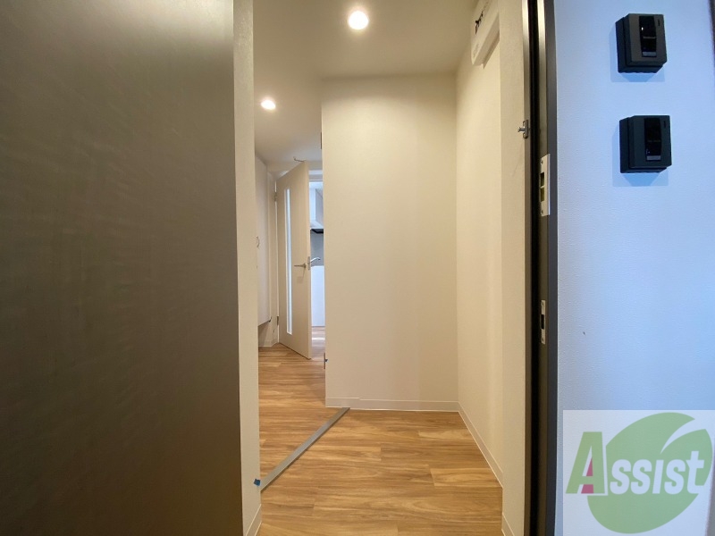 玄関　玄関の様子です。明るい印象ですね。気分もあがりそう。