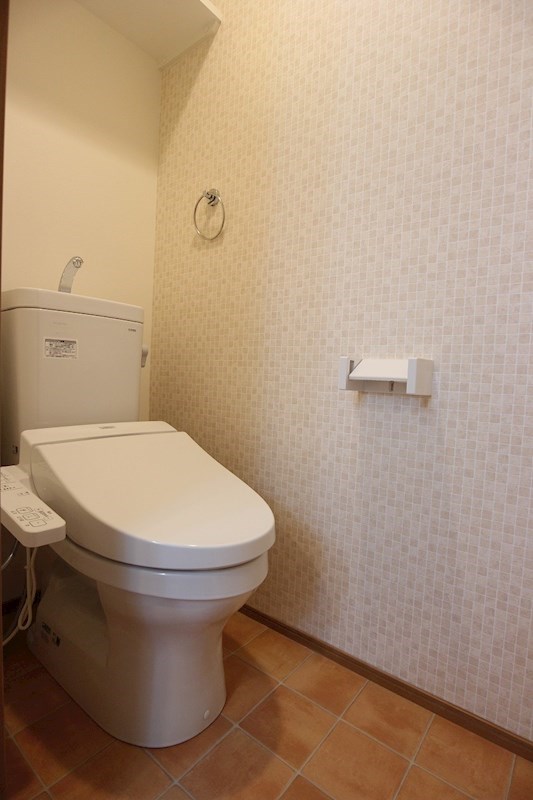 トイレ　温水洗浄便座付きです。
