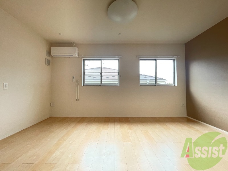 居室・リビング　こちら生活のメインとなる１１．２帖のＬＤＫになります。