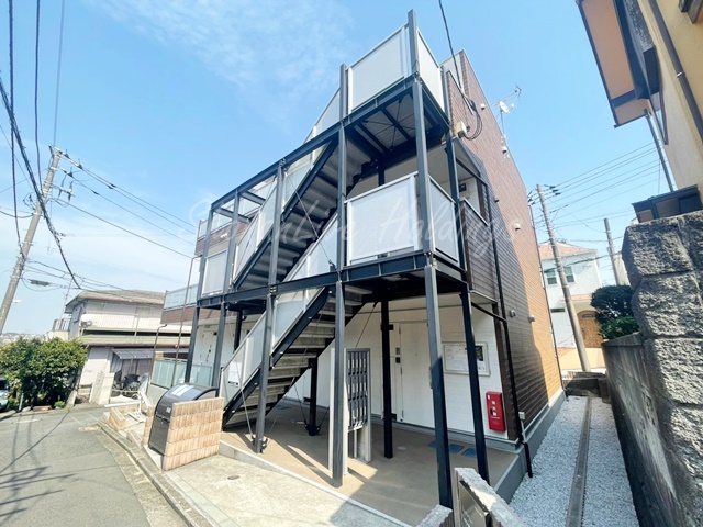 建物外観　安心の鉄骨造りの外観♪