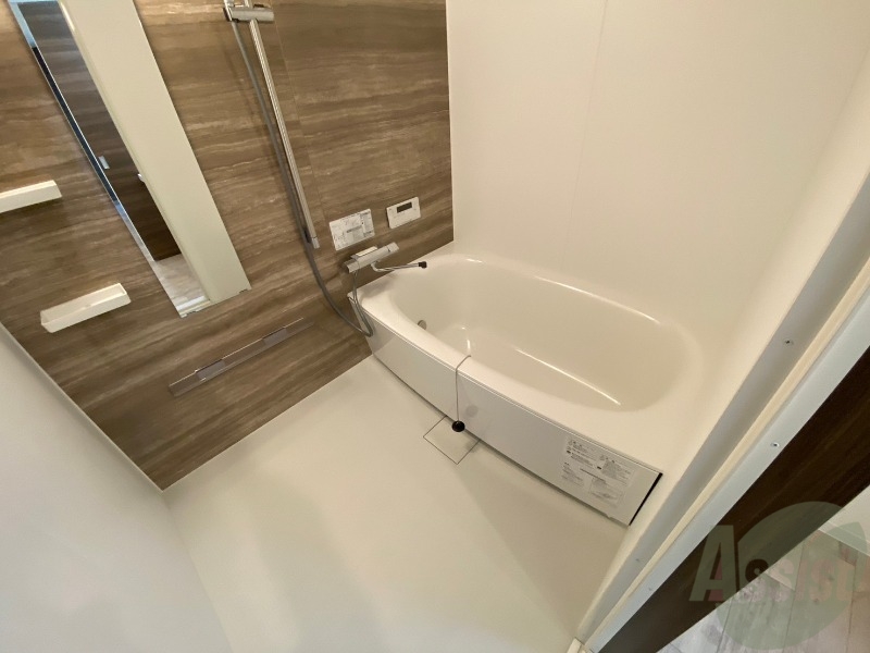 バス・シャワールーム　お風呂になります。一日の疲れを癒してくださいね。