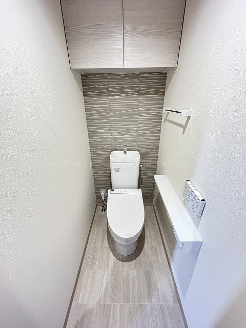 トイレ　写真は403号室です（参考）