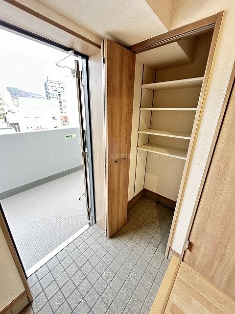 玄関　写真は403号室です（参考）