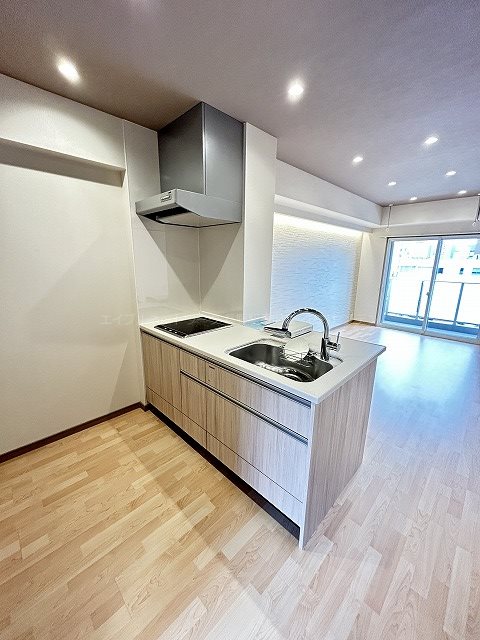 キッチン　写真は403号室です（参考）