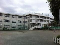 小学校　伊勢原小学校（小学校）まで863m