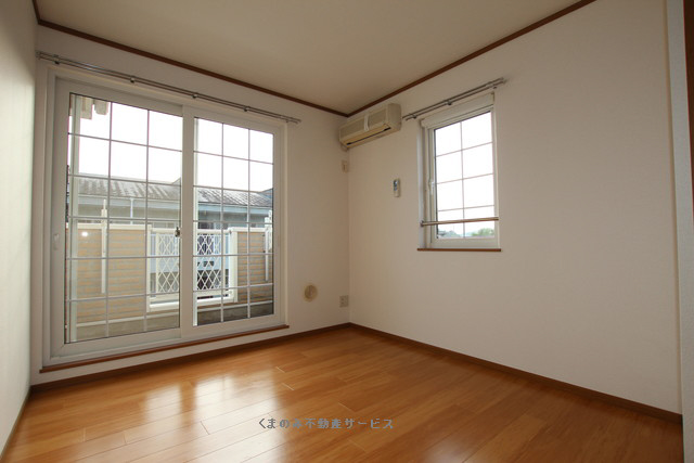 居室・リビング　ゆったり過ごせるリビングです カステリア三隈2　202号室