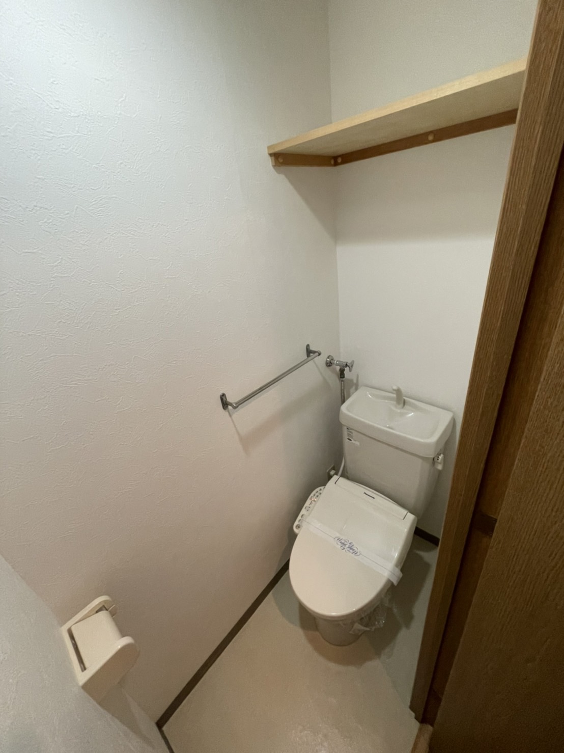 トイレ　他号室のお写真です。参考にご覧下さい。