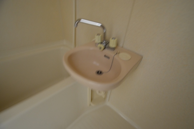 洗面設備　浴室内に洗面台があります♪