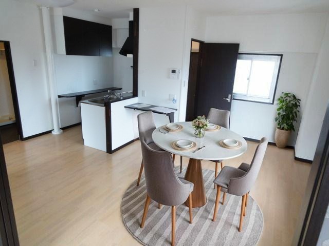 居室・リビング　ＣＧで家具等を配置したもので家具等は含まれません。