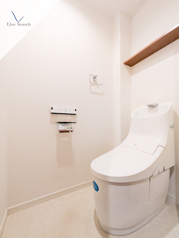 トイレ　別号室