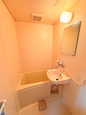 バス・シャワールーム　洗面所付き