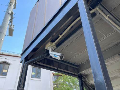 建物外観　防犯カメラ