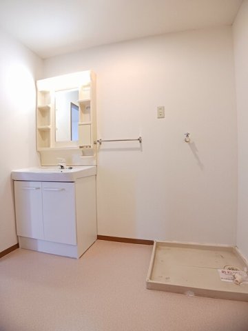 洗面設備　脱衣スペースもあります