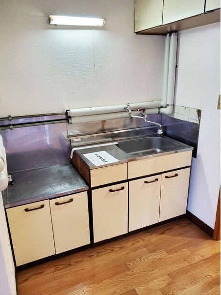 キッチン　※写真は別号室です。