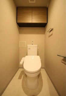 トイレ　温水洗浄便座。