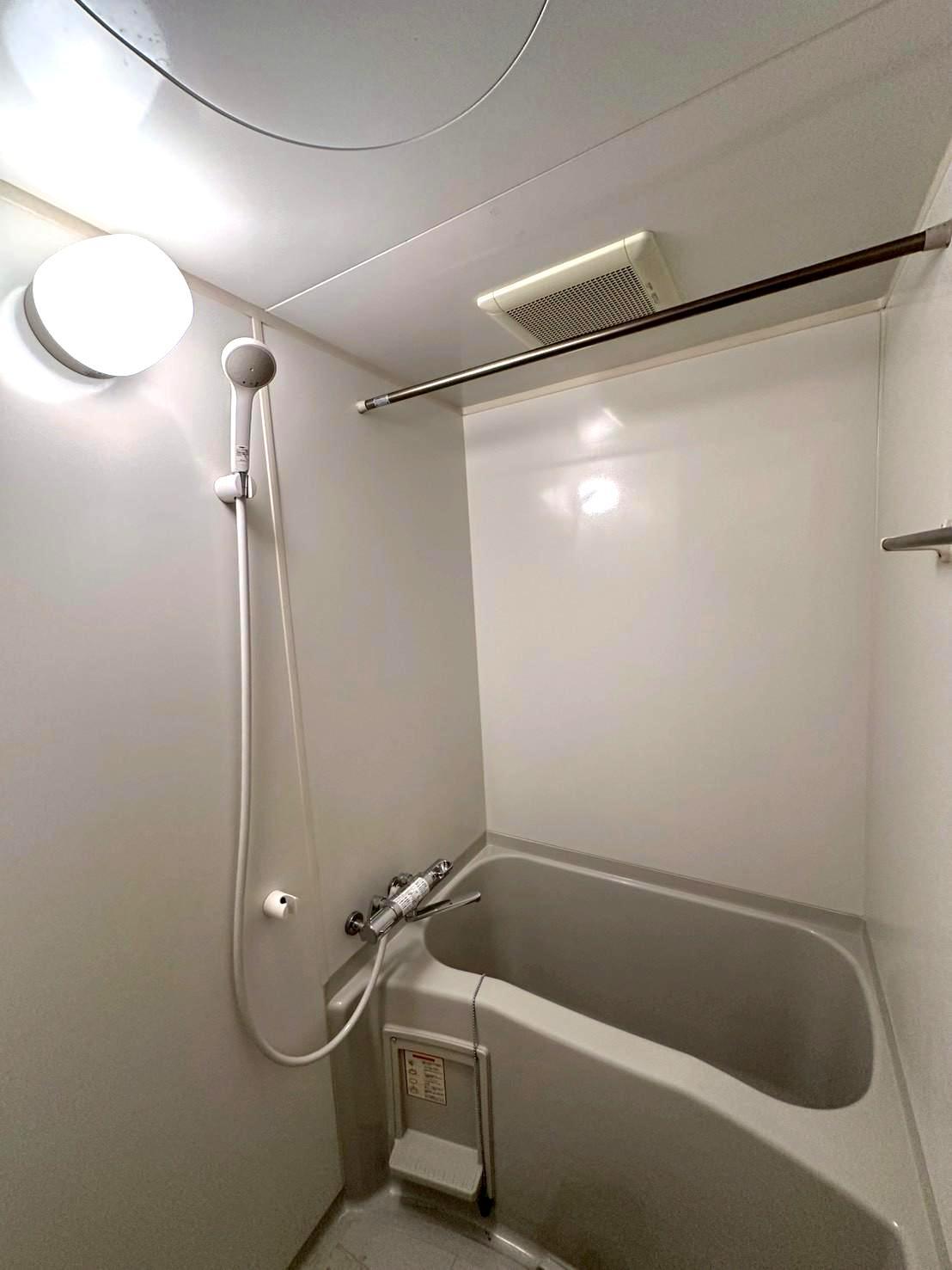 バス・シャワールーム　バス