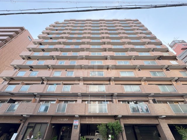 建物外観　エクセル難波　存在感のある外観