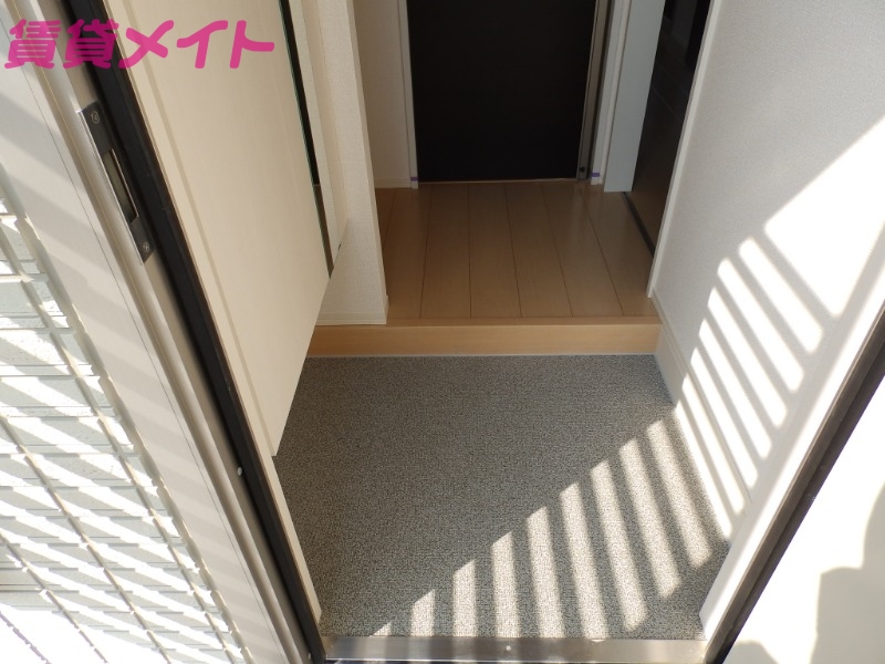 玄関　同型参考写真