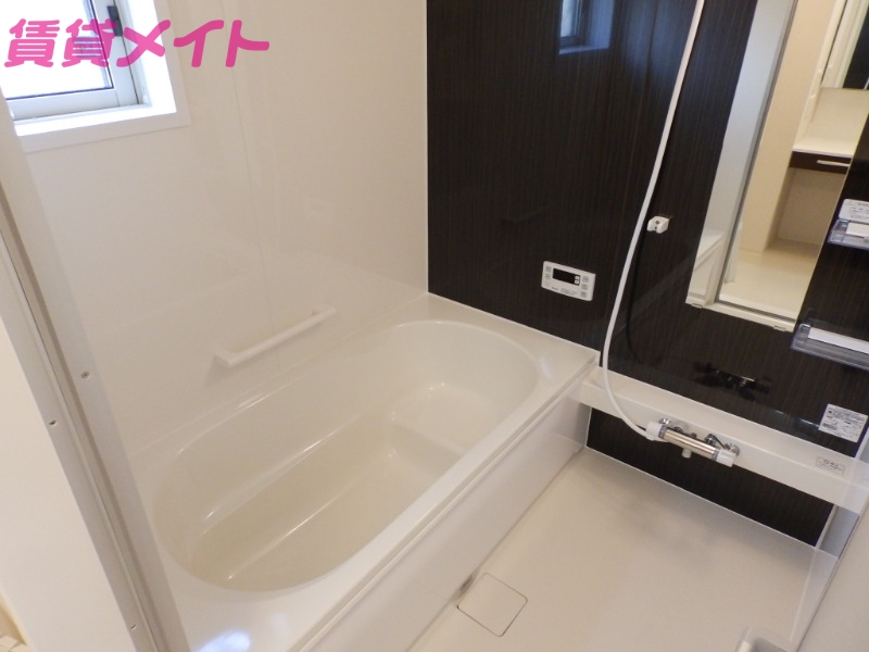 バス・シャワールーム　同型参考写真