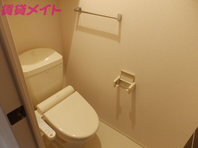 トイレ　同型参考写真