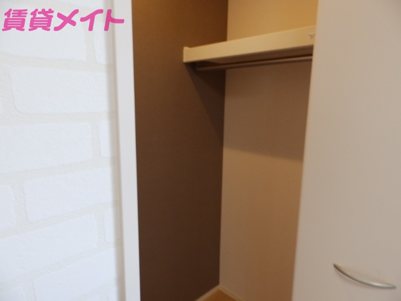 収納　同型参考写真