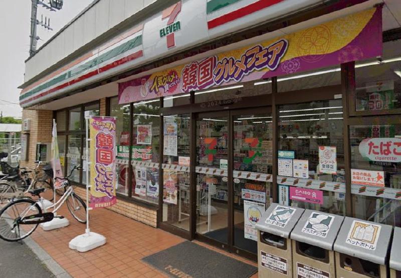 コンビニ　セブン-イレブン 足立西綾瀬３丁目店（コンビニ）まで400m