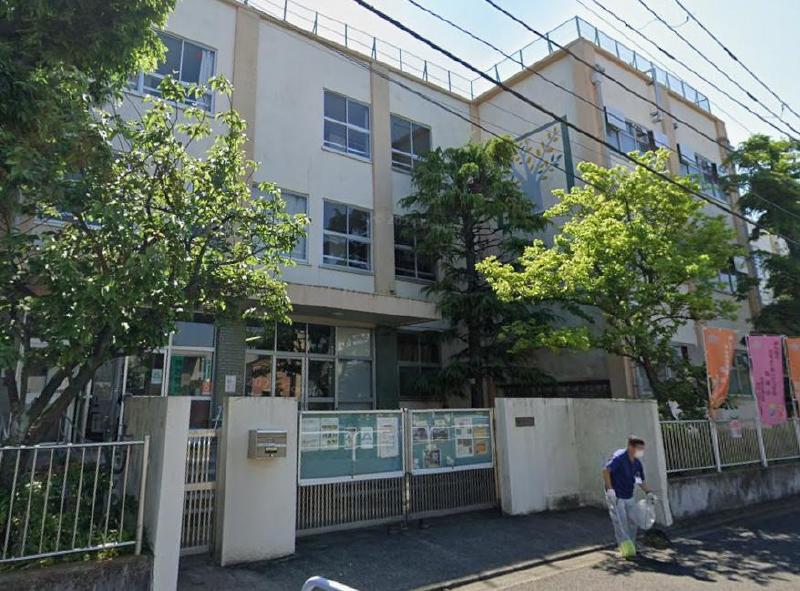 小学校　足立区立弘道小学校（小学校）まで561m