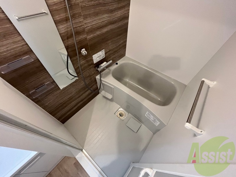 バス・シャワールーム　お風呂になります。一日の疲れを癒してくださいね。