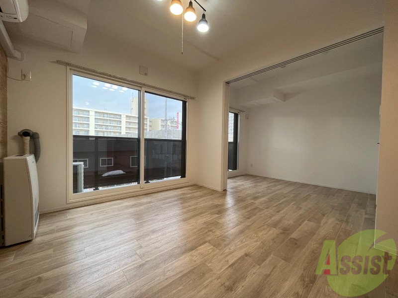 居室・リビング　広くてきれいなリビングです！快適に過ごせそうですね。