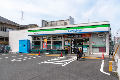 コンビニ　ファミリーマート 西六郷一丁目店（コンビニ）まで690m