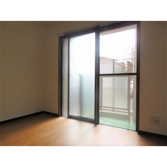 居室・リビング　こちらの居間で趣味の時間をお楽しみください