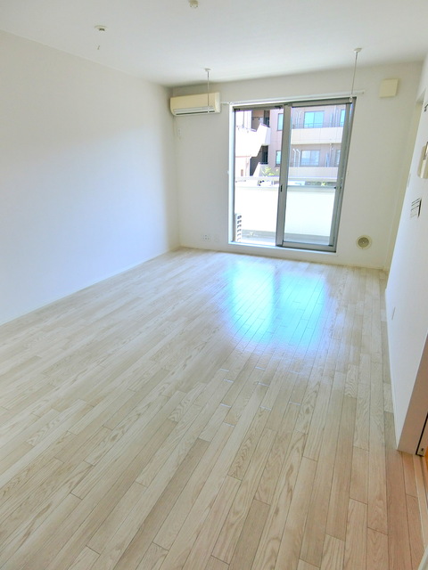 居室・リビング　★LDK11.8帖・南向き★