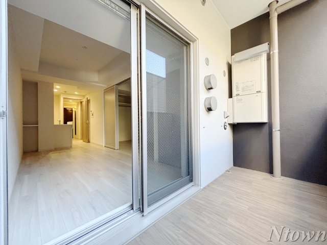 バルコニー　外からの目が気にならないバルコニーで洗濯物が干せます