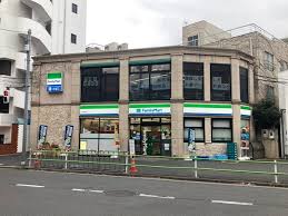 コンビニ　ファミリーマート元麻布店（コンビニ）まで68m