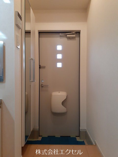 玄関　シューズBOX完備の玄関です。