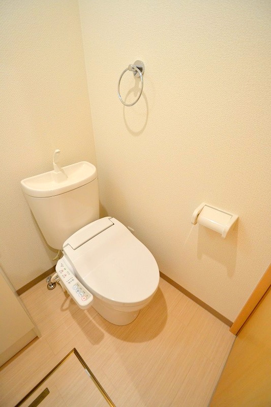 トイレ　お問合せはシティホーム海田センター　082-821-2227