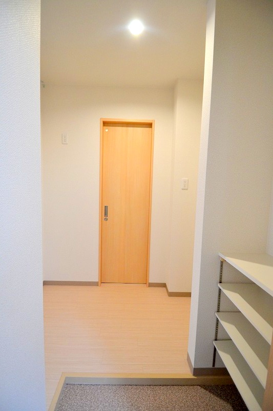 玄関　お問合せはシティホーム海田センター　082-821-2227