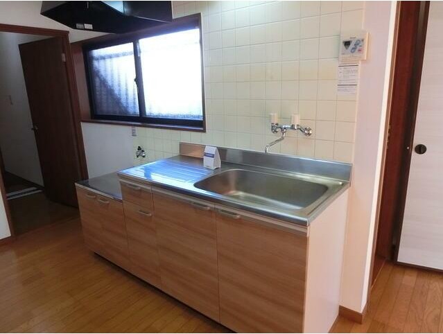 キッチン　広々使える快適な調理スペースです♪