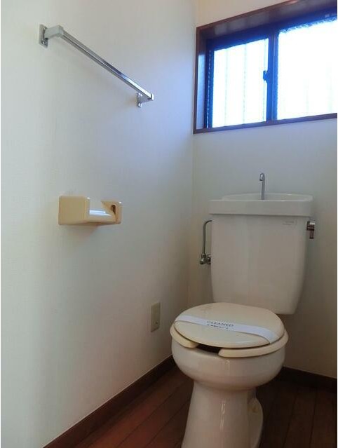 トイレ　清潔感のある水回り♪