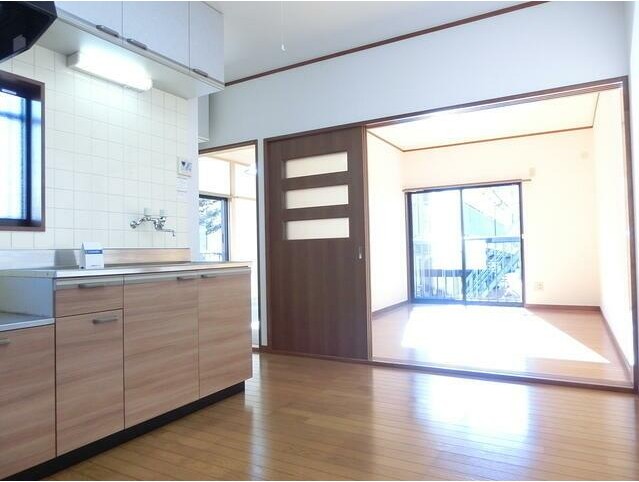 居室・リビング　開放感のあるゆったりとしたお部屋です♪