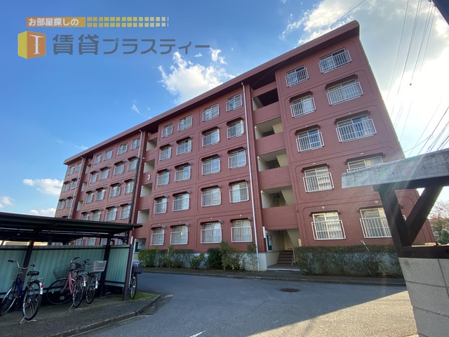 建物外観　公園併設で子育て世帯に人気です