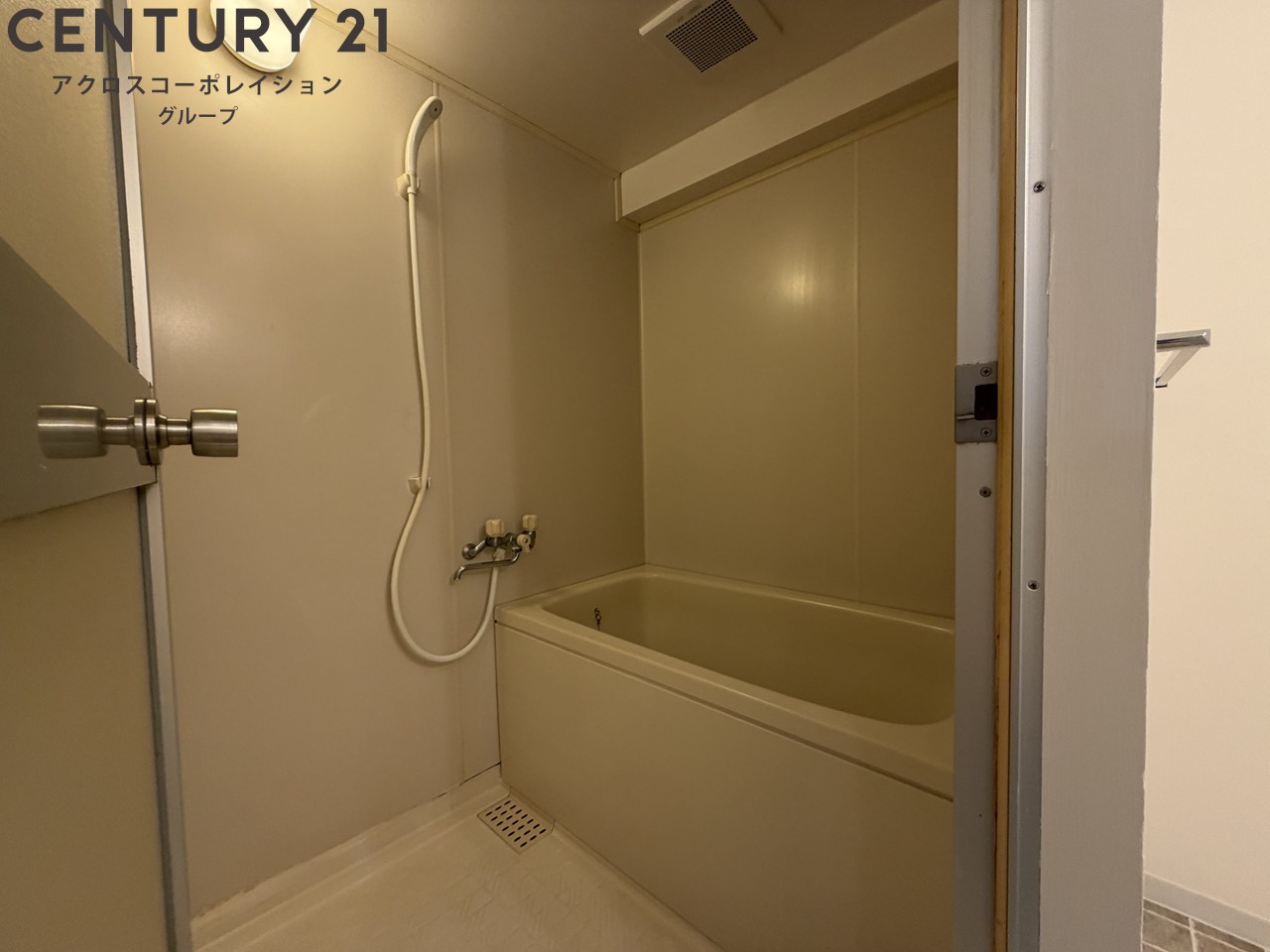 バス・シャワールーム　バストイレ別です！