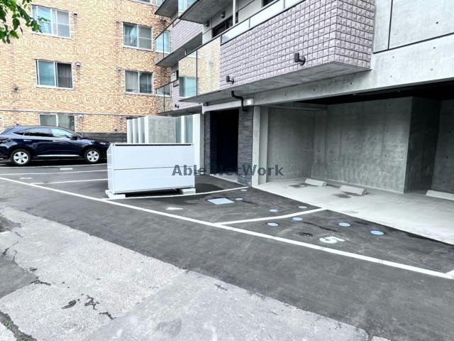 駐車場　駐車場