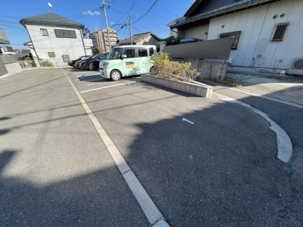駐車場　敷地内駐車場！