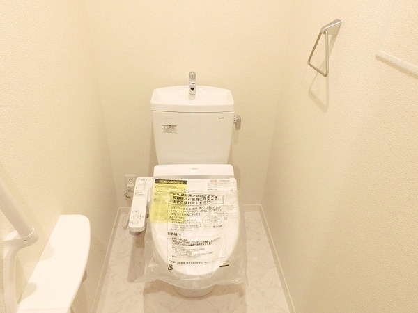 トイレ　ウォシュレット付きです！