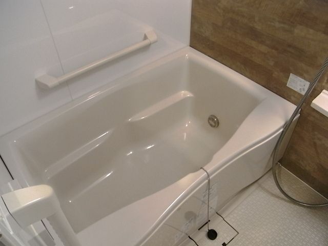 バス・シャワールーム　追焚機能付きバスルーム（浴室乾燥機）