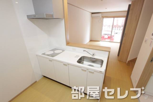 キッチン　２口コンロ付きカウンターキッチン。